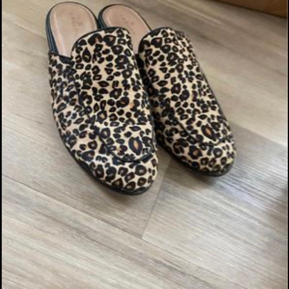 Caslon leopard print mules flats size 9